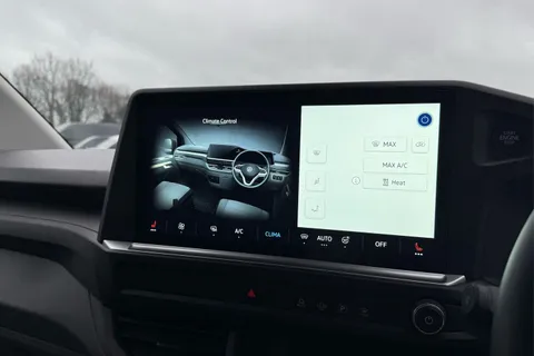 DF25FVW Volkswagen Transporter 160kW 65kWh Commerce Pro Van Auto Thumbnail #22