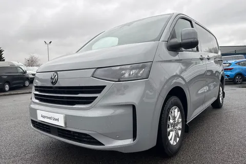 DF25FVW Volkswagen Transporter 160kW 65kWh Commerce Pro Van Auto Thumbnail #28