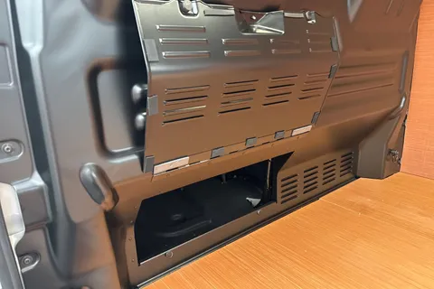 DF25FVW Volkswagen Transporter 160kW 65kWh Commerce Pro Van Auto Thumbnail #33