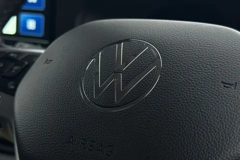 DF25FVW Volkswagen Transporter 160kW 65kWh Commerce Pro Van Auto Thumbnail #44