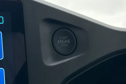 DF25FVW Volkswagen Transporter 160kW 65kWh Commerce Pro Van Auto Thumbnail #47