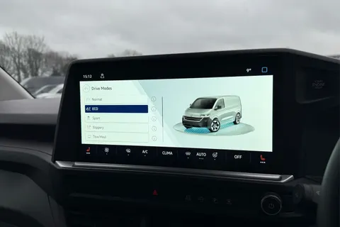 DF25FVW Volkswagen Transporter 160kW 65kWh Commerce Pro Van Auto Thumbnail #52