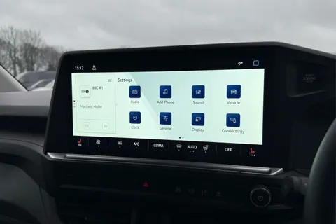 DF25FVW Volkswagen Transporter 160kW 65kWh Commerce Pro Van Auto Thumbnail #53