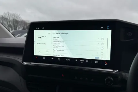 DF25FVW Volkswagen Transporter 160kW 65kWh Commerce Pro Van Auto Thumbnail #56