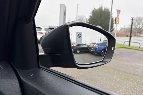 CX71WHS Volkswagen T-Roc 2.0 TDI EVO R-Line 5dr DSG Thumbnail #39