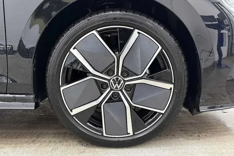 KM25SJO Volkswagen Golf 1.5 TSI 150 R-Line 5dr **18' LEEDS ALLOYS + AREA VIEW CAMERA** Thumbnail #5