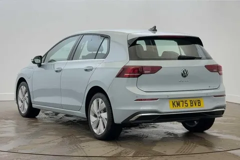 KM75BVB Volkswagen Golf 1.5 TSI 204 Style eHybrid 5dr DSG Thumbnail #3