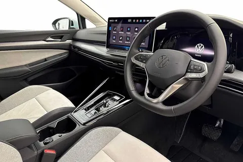 KM75BVB Volkswagen Golf 1.5 TSI 204 Style eHybrid 5dr DSG Thumbnail #6