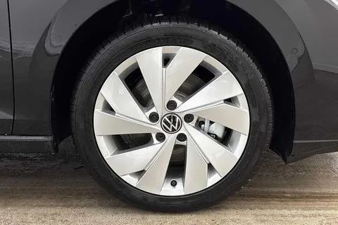 KP75MRO Volkswagen Golf 1.5 TSI 204 Match eHybrid 5dr DSG Thumbnail #5