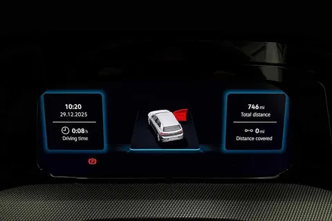 KM25SJO Volkswagen Golf 1.5 TSI 150 R-Line 5dr **18' LEEDS ALLOYS + AREA VIEW CAMERA** Thumbnail #11