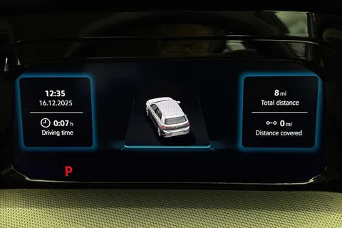 KM75BVB Volkswagen Golf 1.5 TSI 204 Style eHybrid 5dr DSG Thumbnail #11