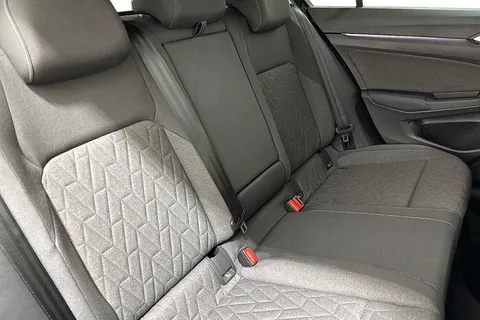 KP75MRO Volkswagen Golf 1.5 TSI 204 Match eHybrid 5dr DSG Thumbnail #9