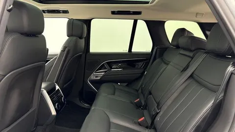 4 of 20 for Land Rover Range Rover 3.0 P460e HSE 5dr