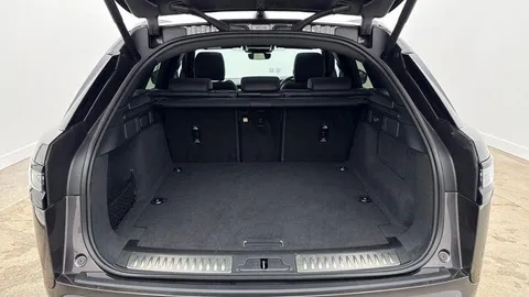 KR25ZWP Land Rover Range Rover Velar 2.0 P400e Dynamic SE 5dr Thumbnail #10