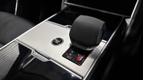 14 of 20 for Land Rover Range Rover 3.0 P460e HSE 5dr