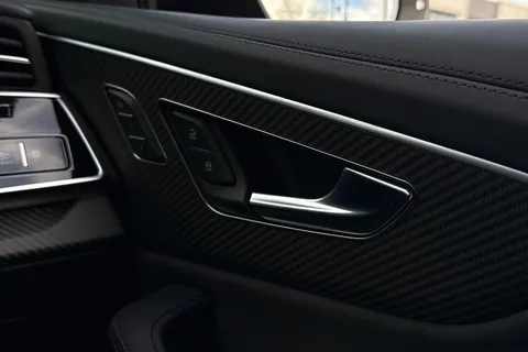 18 of 66 for Audi RS Q8 SUV performance Carbon Vorsprung 640 PS tiptronic