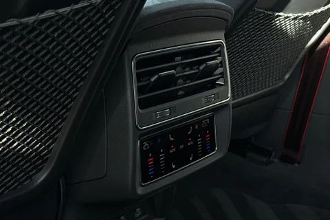 28 of 66 for Audi RS Q8 SUV performance Carbon Vorsprung 640 PS tiptronic