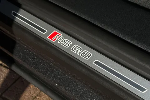 33 of 66 for Audi RS Q8 SUV performance Carbon Vorsprung 640 PS tiptronic