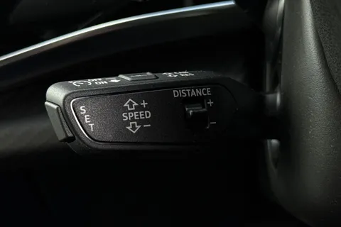 39 of 66 for Audi RS Q8 SUV performance Carbon Vorsprung 640 PS tiptronic