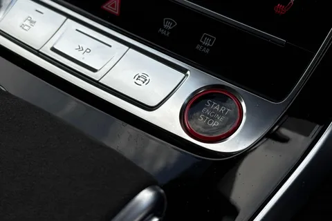 43 of 66 for Audi RS Q8 SUV performance Carbon Vorsprung 640 PS tiptronic