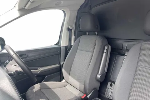 DE25VTZ Volkswagen Caddy Maxi 2.0 TDI 122PS Commerce Pro Van DSG [Tech Pack] Thumbnail #10