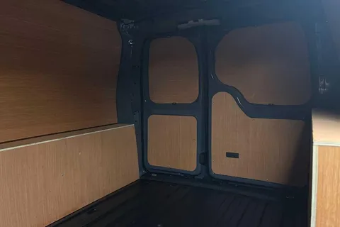 DE25VTZ Volkswagen Caddy Maxi 2.0 TDI 122PS Commerce Pro Van DSG [Tech Pack] Thumbnail #13