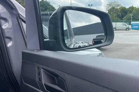 DE25VTZ Volkswagen Caddy Maxi 2.0 TDI 122PS Commerce Pro Van DSG [Tech Pack] Thumbnail #17