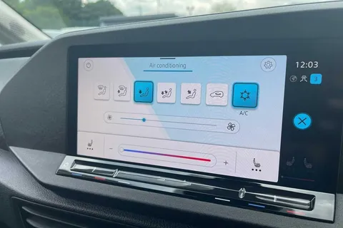 DE25VTZ Volkswagen Caddy Maxi 2.0 TDI 122PS Commerce Pro Van DSG [Tech Pack] Thumbnail #18