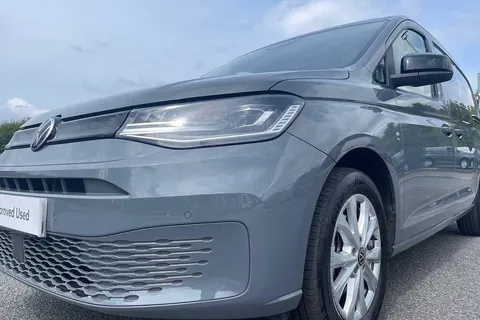DE25VTZ Volkswagen Caddy Maxi 2.0 TDI 122PS Commerce Pro Van DSG [Tech Pack] Thumbnail #25