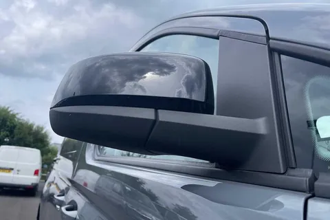 DE25VTZ Volkswagen Caddy Maxi 2.0 TDI 122PS Commerce Pro Van DSG [Tech Pack] Thumbnail #26