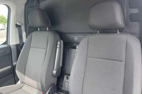 DE25VTZ Volkswagen Caddy Maxi 2.0 TDI 122PS Commerce Pro Van DSG [Tech Pack] Thumbnail #30