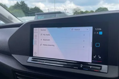 DE25VTZ Volkswagen Caddy Maxi 2.0 TDI 122PS Commerce Pro Van DSG [Tech Pack] Thumbnail #41