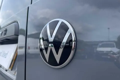 DE25VTZ Volkswagen Caddy Maxi 2.0 TDI 122PS Commerce Pro Van DSG [Tech Pack] Thumbnail #60