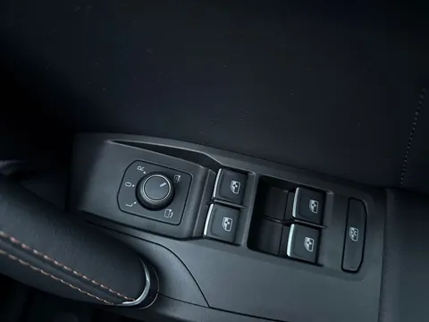 KY23WCW CUPRA Leon 1.5 eTSI V1 5dr DSG Thumbnail #19