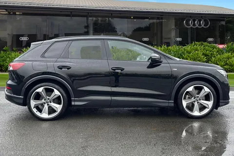 MT74CAO Audi Q4 e-tron Q4  Black Edition 55 e-tron quattro 250,00 kW Thumbnail #4