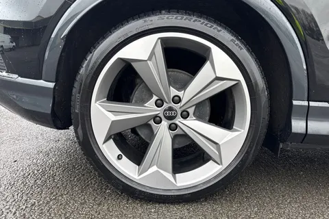 MT74CAO Audi Q4 e-tron Q4  Black Edition 55 e-tron quattro 250,00 kW Thumbnail #11