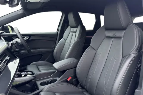 MT74CAO Audi Q4 e-tron Q4  Black Edition 55 e-tron quattro 250,00 kW Thumbnail #16