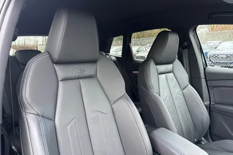 MT74CAO Audi Q4 e-tron Q4  Black Edition 55 e-tron quattro 250,00 kW Thumbnail #24