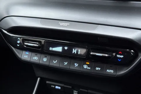 EN21XKL Hyundai I20 1.0T GDi 48V MHD Premium 5dr Thumbnail #16