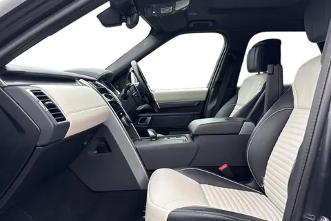 3 of 50 for Land Rover Discovery 3.0 D300 Metropolitan Edition 5dr