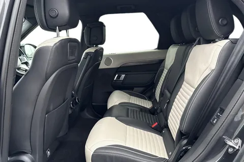 4 of 50 for Land Rover Discovery 3.0 D300 Metropolitan Edition 5dr