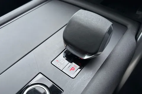 14 of 50 for Land Rover Discovery 3.0 D300 Metropolitan Edition 5dr