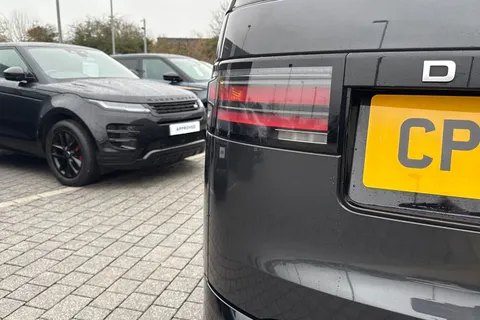 27 of 50 for Land Rover Discovery 3.0 D300 Metropolitan Edition 5dr