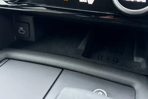 44 of 50 for Land Rover Discovery 3.0 D300 Metropolitan Edition 5dr