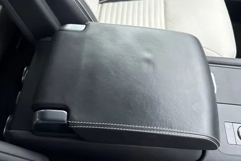 48 of 50 for Land Rover Discovery 3.0 D300 Metropolitan Edition 5dr