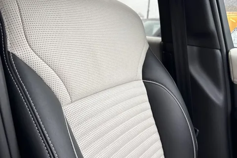 50 of 50 for Land Rover Discovery 3.0 D300 Metropolitan Edition 5dr