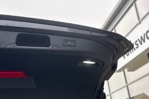  Volkswagen Passat 1.5 eTSI MHEV R-Line DSG Euro 6 (s/s) 5dr Thumbnail #32