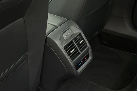  Volkswagen Passat 1.5 eTSI MHEV R-Line DSG Euro 6 (s/s) 5dr Thumbnail #33