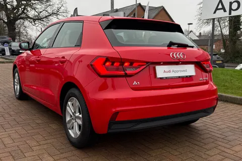 8 of 57 for Audi A1 SE 25 TFSI 95 PS 5-speed
