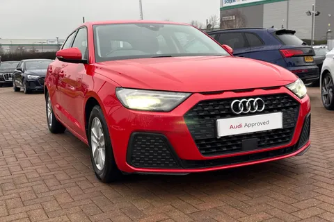 9 of 57 for Audi A1 SE 25 TFSI 95 PS 5-speed
